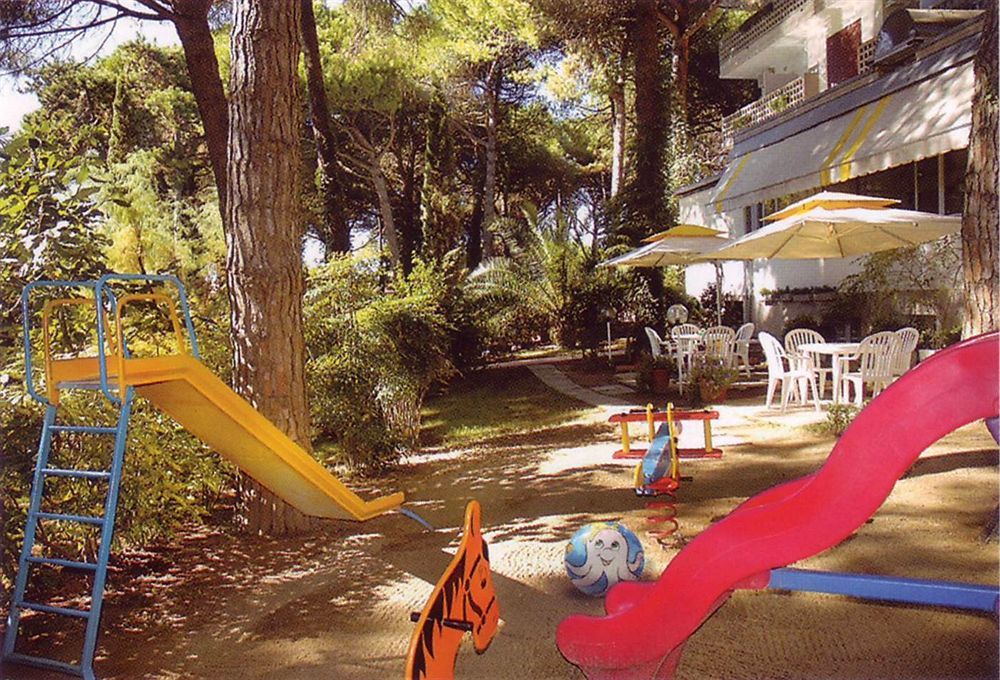 Hotel Abbazia Lignano Sabbiadoro Exterior photo